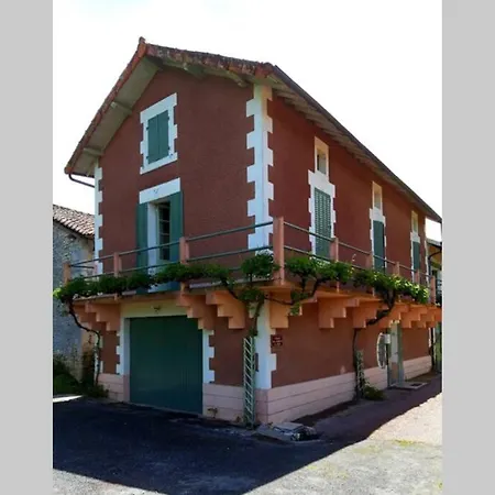 Maison Au Bord De La Riviere Dronne En Perigord Holiday home *