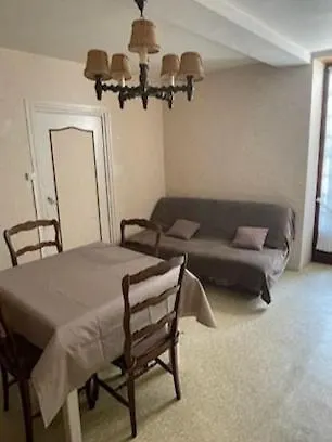 Maison Au Bord De La Riviere Dronne En Perigord Holiday home *